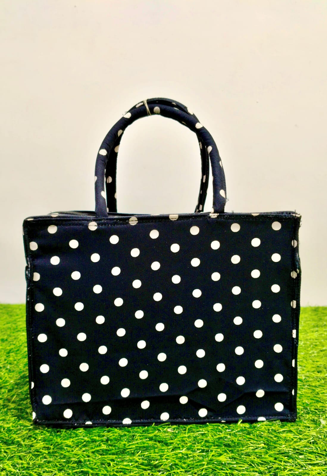 navy blue with white dot lunch bag